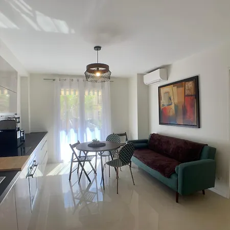 Villaine Terrasse Et Parking Apartment *