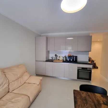 Villaine Terrasse Et Parking Apartment